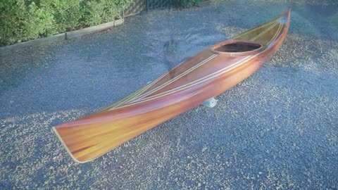 Build a cedar kayak with Kumiko deck