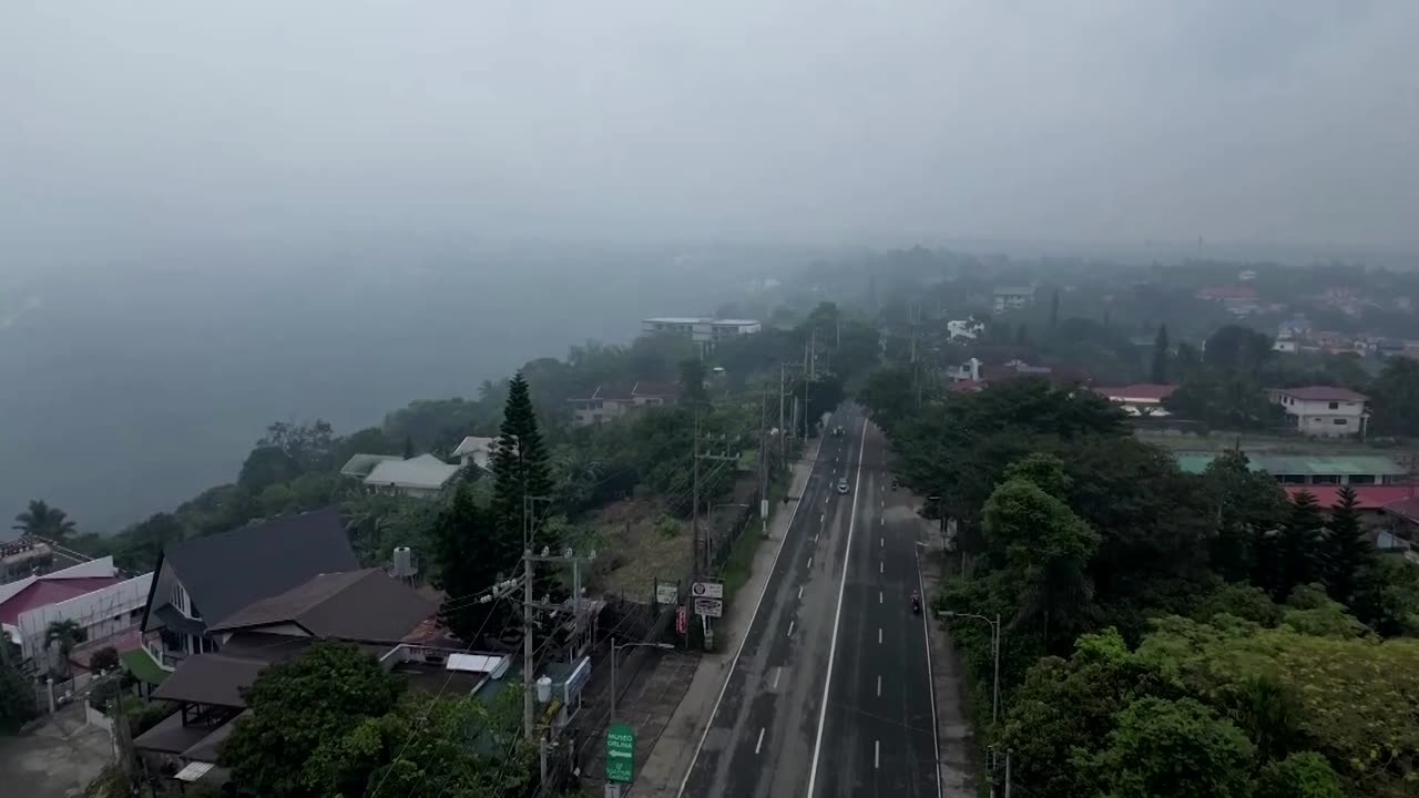 Philippines issues health warning over volcano smog