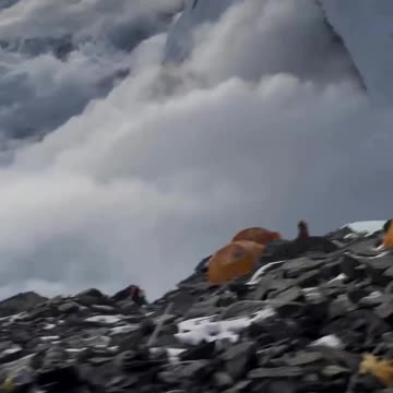 The Everest mountain 🏔️