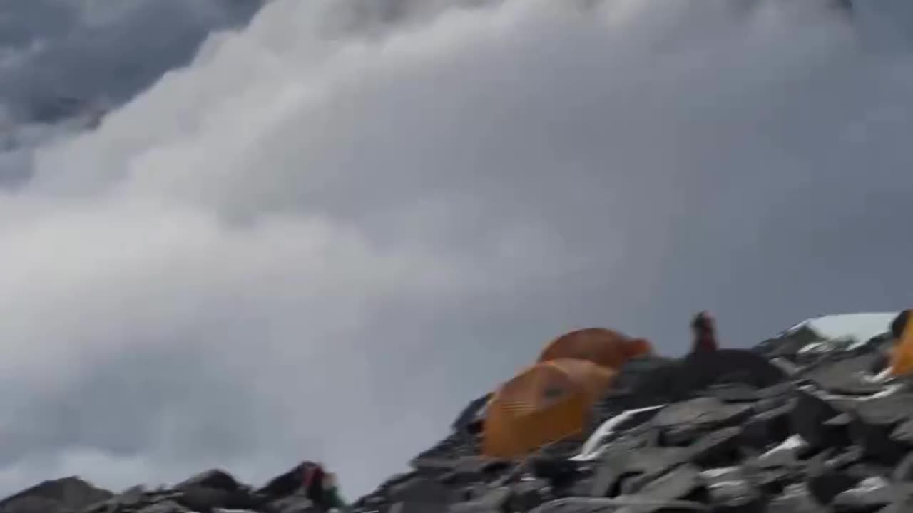The Everest mountain 🏔️