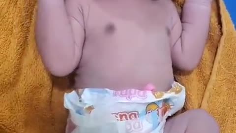 Heart_Touching_💋❣️_Beautiful_❤️_New_Born_Baby(480p)