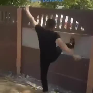 Vandal Receives Instant Karma