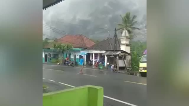 Indonesia Semeru volcano eruption