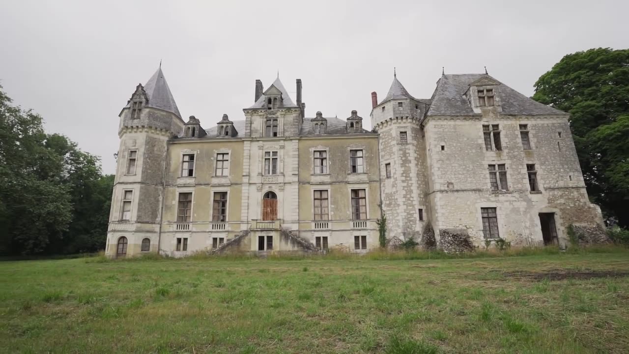 Abandoned 17th Century Fairy tale Castle ~ Everything Left Behind