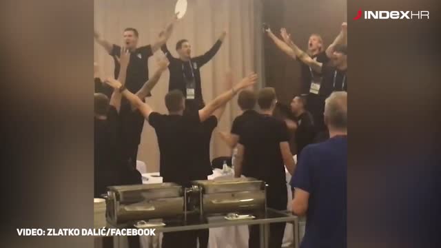 Dalićeva snimka: Pogledajte kako slave igrači u hotelu