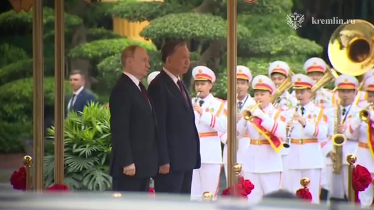 The circus continues: 🤡Putin came to Vietnam.