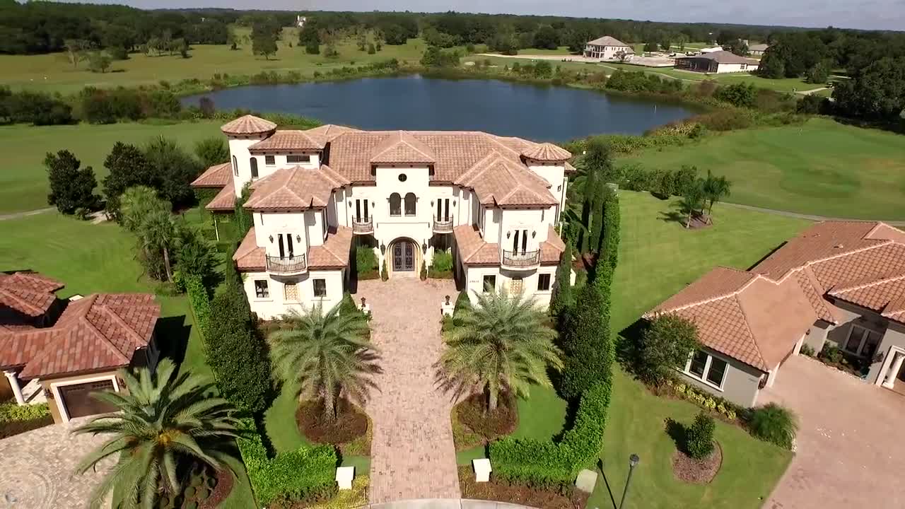 Beautiful Home in the Gated Red tail community