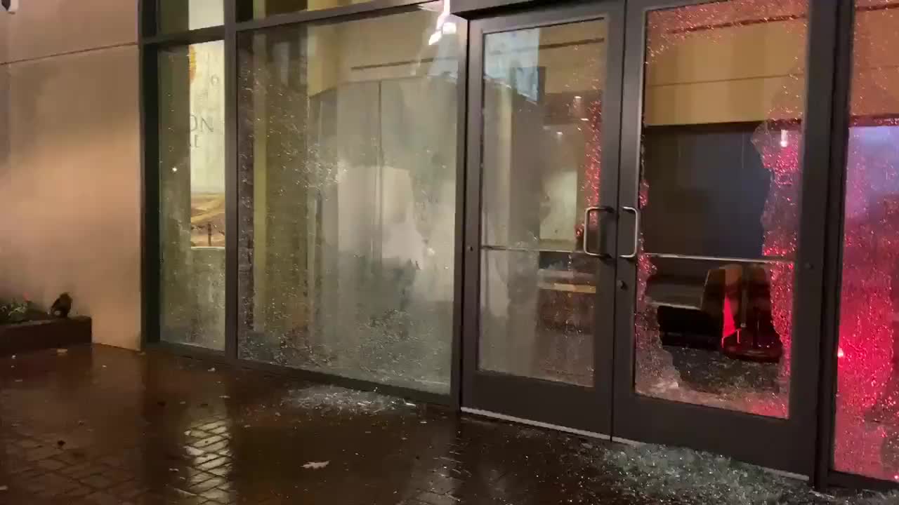 Antifa Smash up Oregon Historical Society