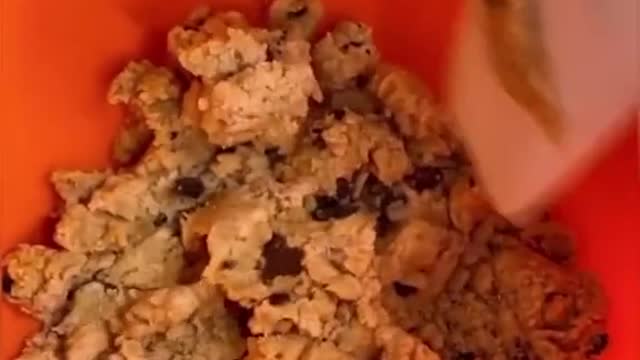Frozen Cookie Dough Pie - 185 calories per slice!