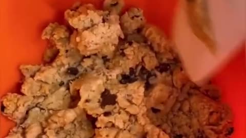 Frozen Cookie Dough Pie - 185 calories per slice!