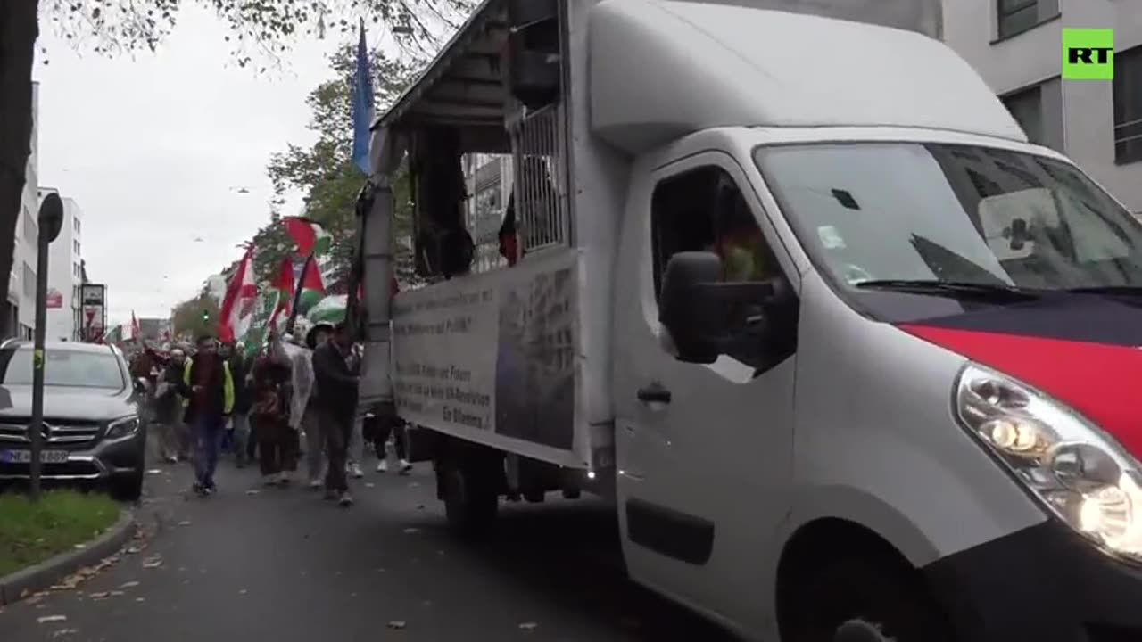 Dusseldorf protesters demand Israeli arms embargo.mp4