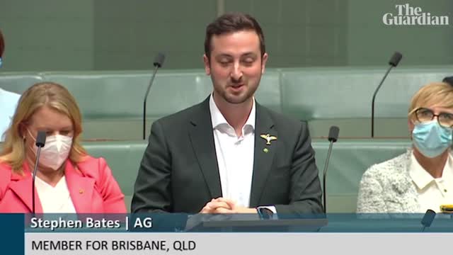 'This is hard': Brisbane MP speaks about coming out in emotional first speech to parliament