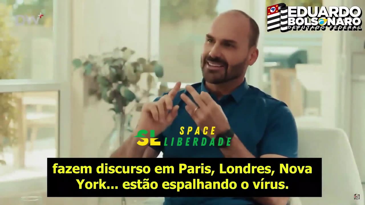 Eduardo Bolsonaro concede entrevista a Jordan Peterson e mostra ao mundo como funciona a censura no Brasil