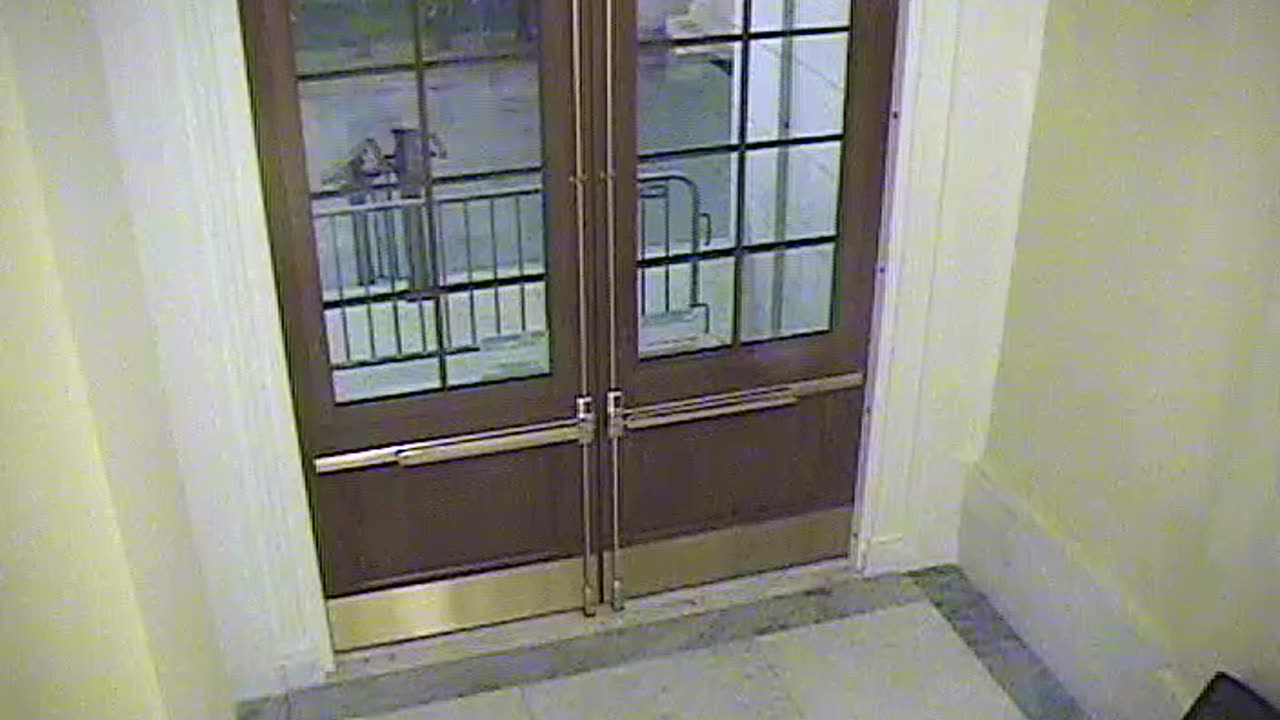 3443CHOB02CH12NRotundaExit_2021-01-06_17h20min01s223ms.mp4