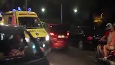 Dubrovnik: Hitna pomoć slavila s navijačima, u vožnji gradom upalili rotirke