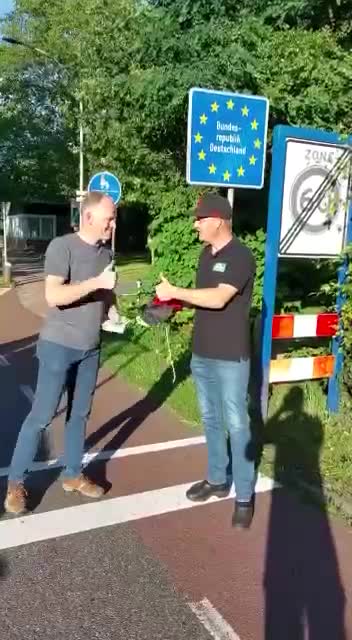 Spolupráce mezi Holanskými a Německými farmáři zpečetěná výměnou vlajek