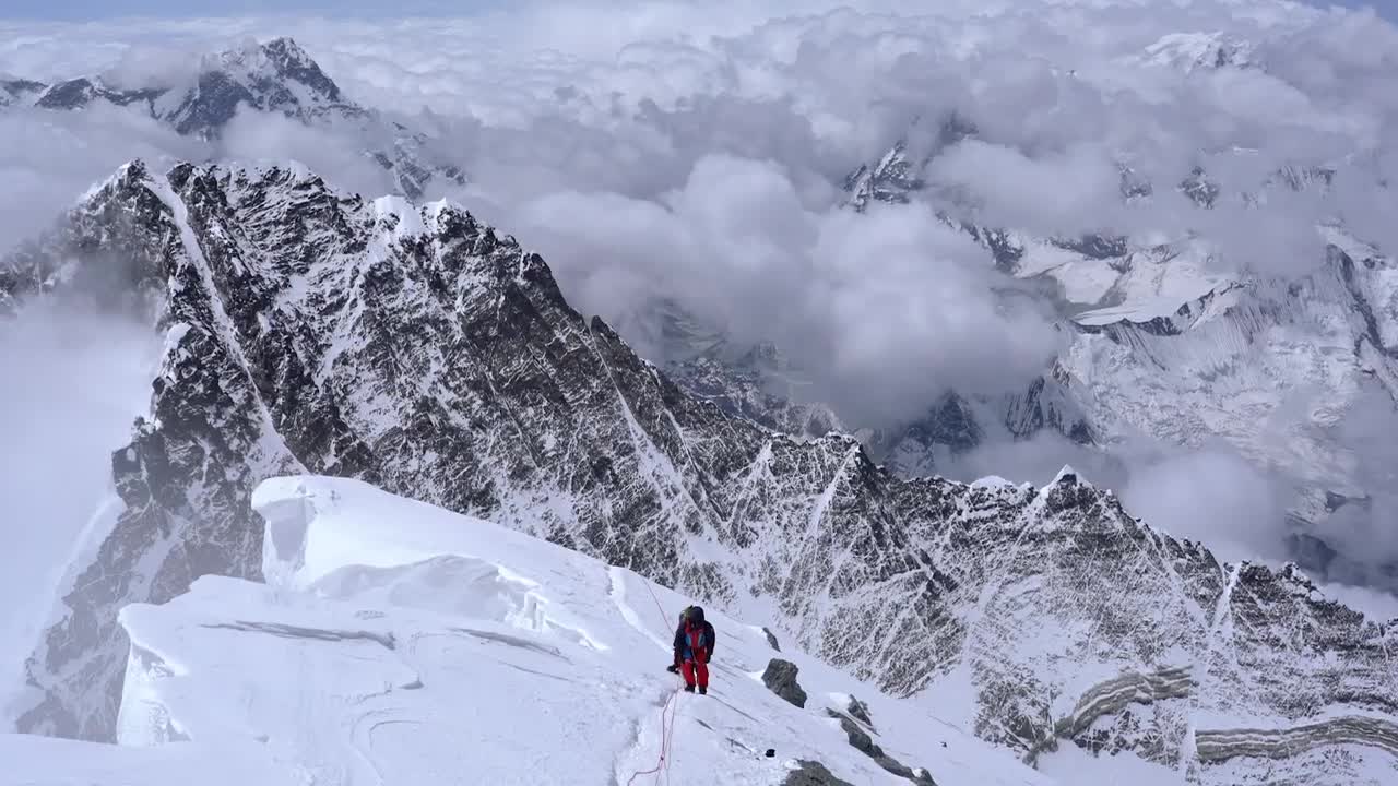 Everest VR: Journey to the Top of the World | Oculus TV