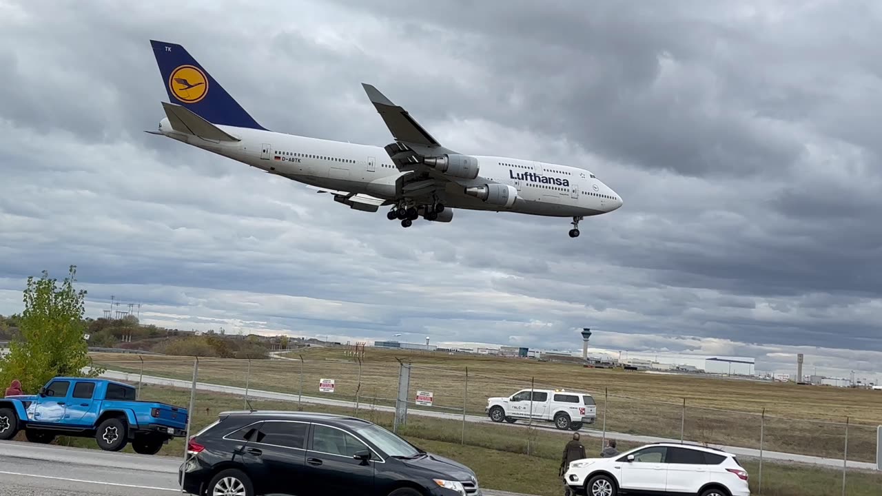 Lufthansa Low Landing