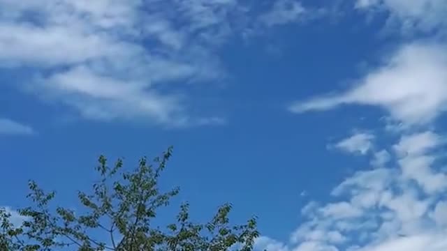 Himmel in Berlin am 8. Juli 2022 um 13:29 Uhr