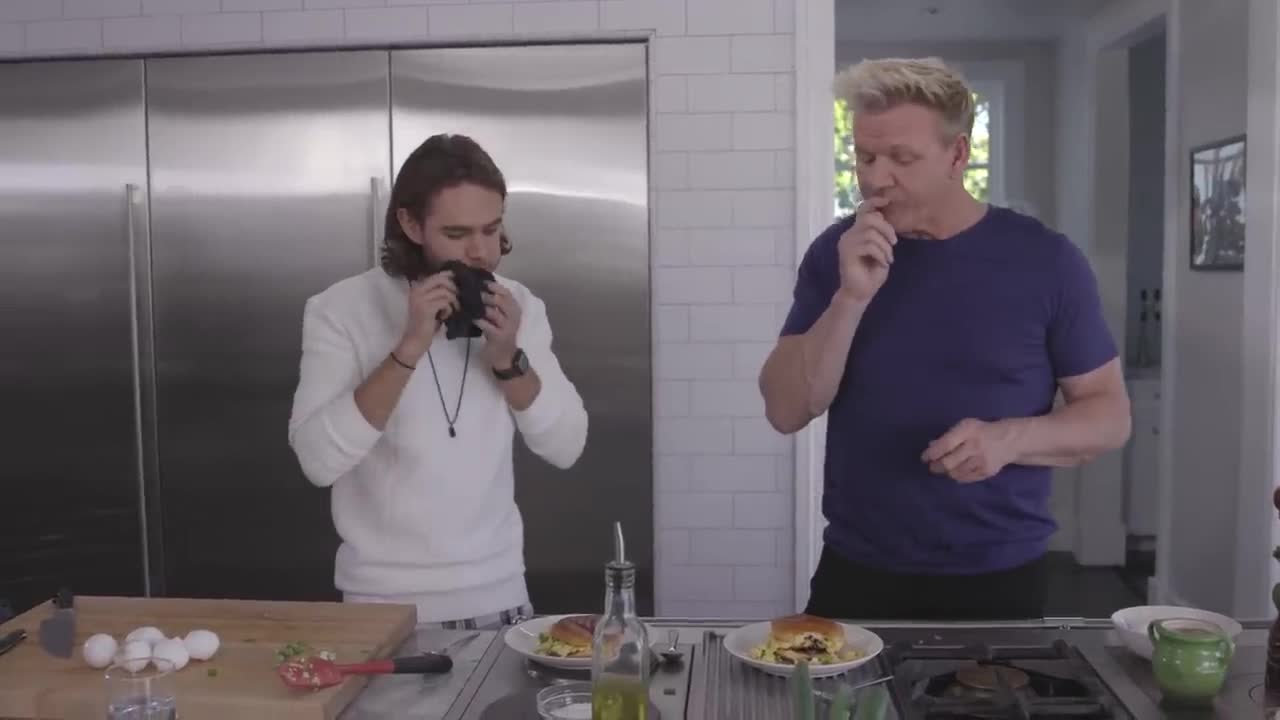 Can Zedddd Remix A Breakfast Sandwich WithcThe Master Gordon Ramsay?Scrambled