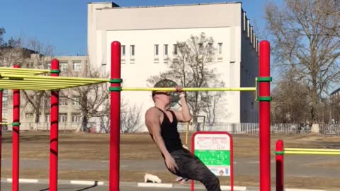 One arm pull-ups