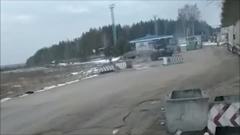 Russian Armoured Tanks Pouring Into Ukraine From Belarus