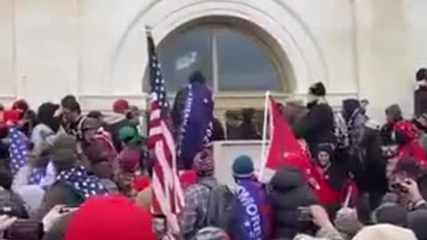 NO antifa cry from Trump supporters. How peaceful can you get?