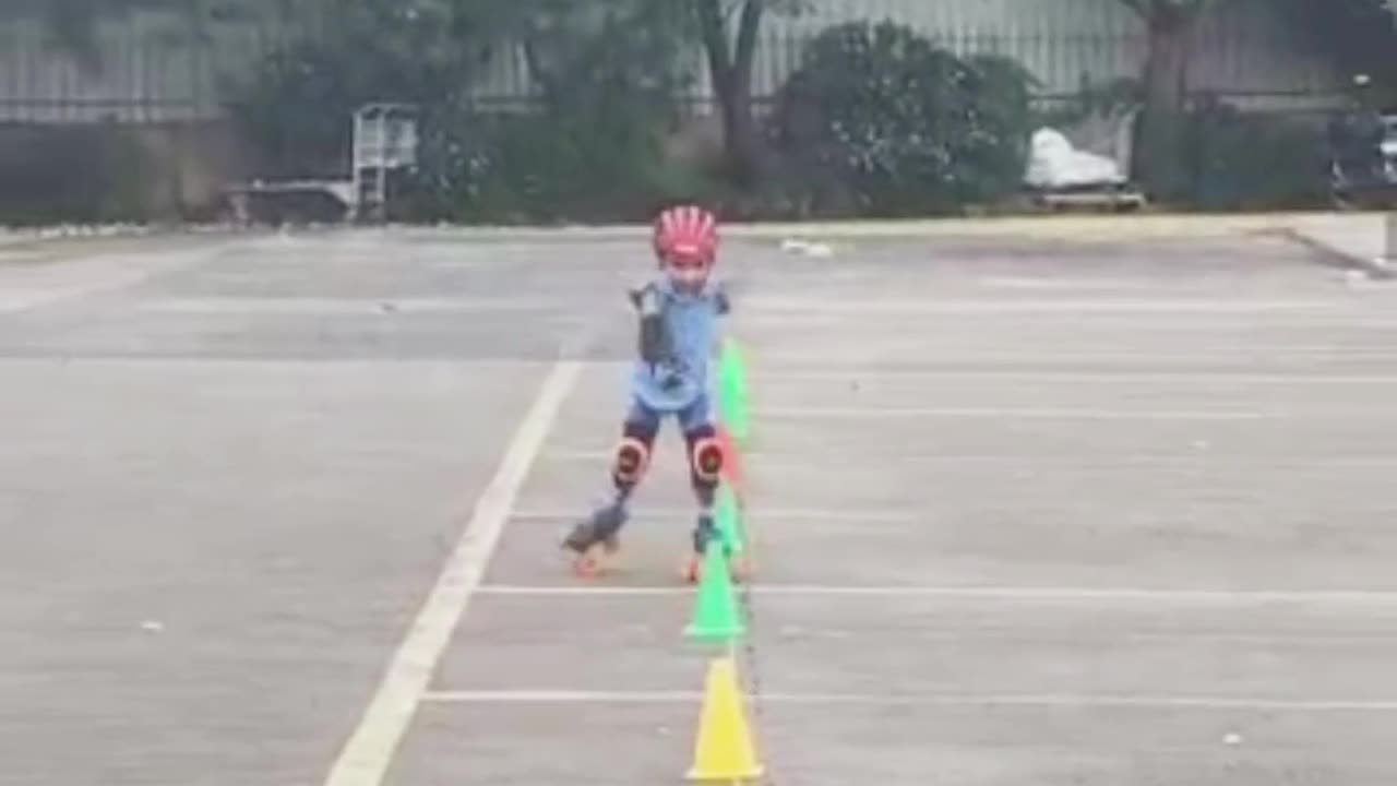 Rollerskating through cones | skating | skating Girl | #rumble #Harshalidhankhola