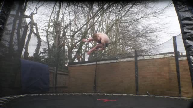 QUADRUPLE SIDEFLIP ON TRAMPOLINE!!!