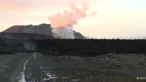 New Eruption In Iceland | November 21, 2024