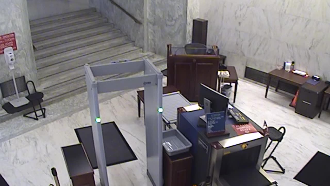 3091RHOBGRLowerIndepAveDoor_2021-01-06_10h40min02s213ms.mp4