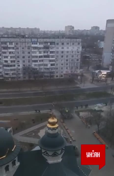 Russian troops enter Kherson