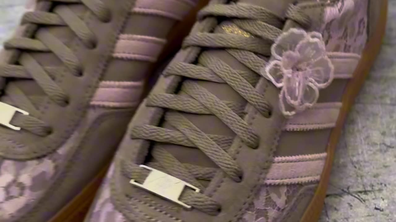 Custom Sneakers ASMR