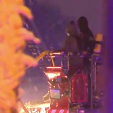 rescatan a las dos personas atrapadas en el incendio de Valencia.