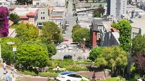 Crookedest Street In World