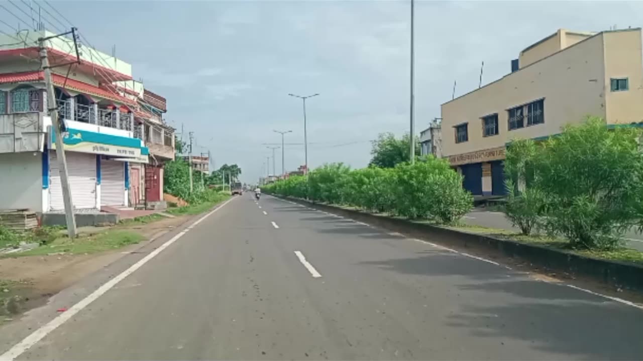 Indian road bike driving