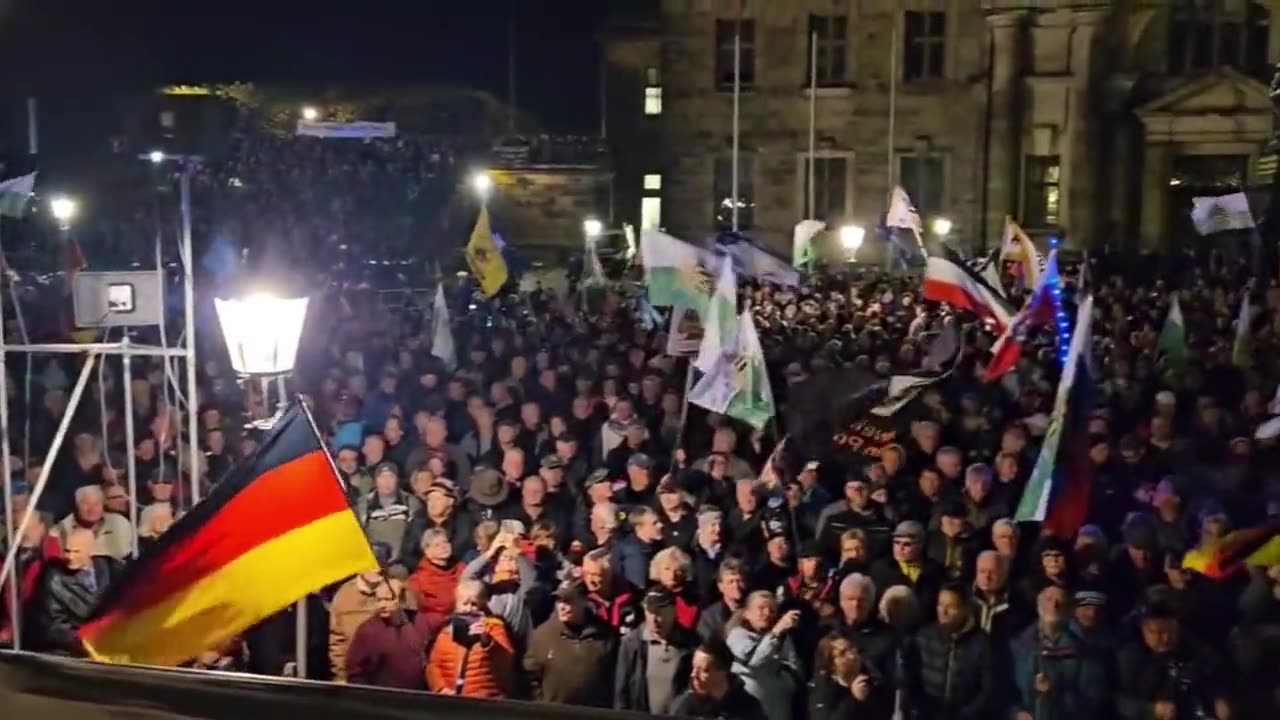 Thousands of German patriots in Dresden for a free and Christian Europe.