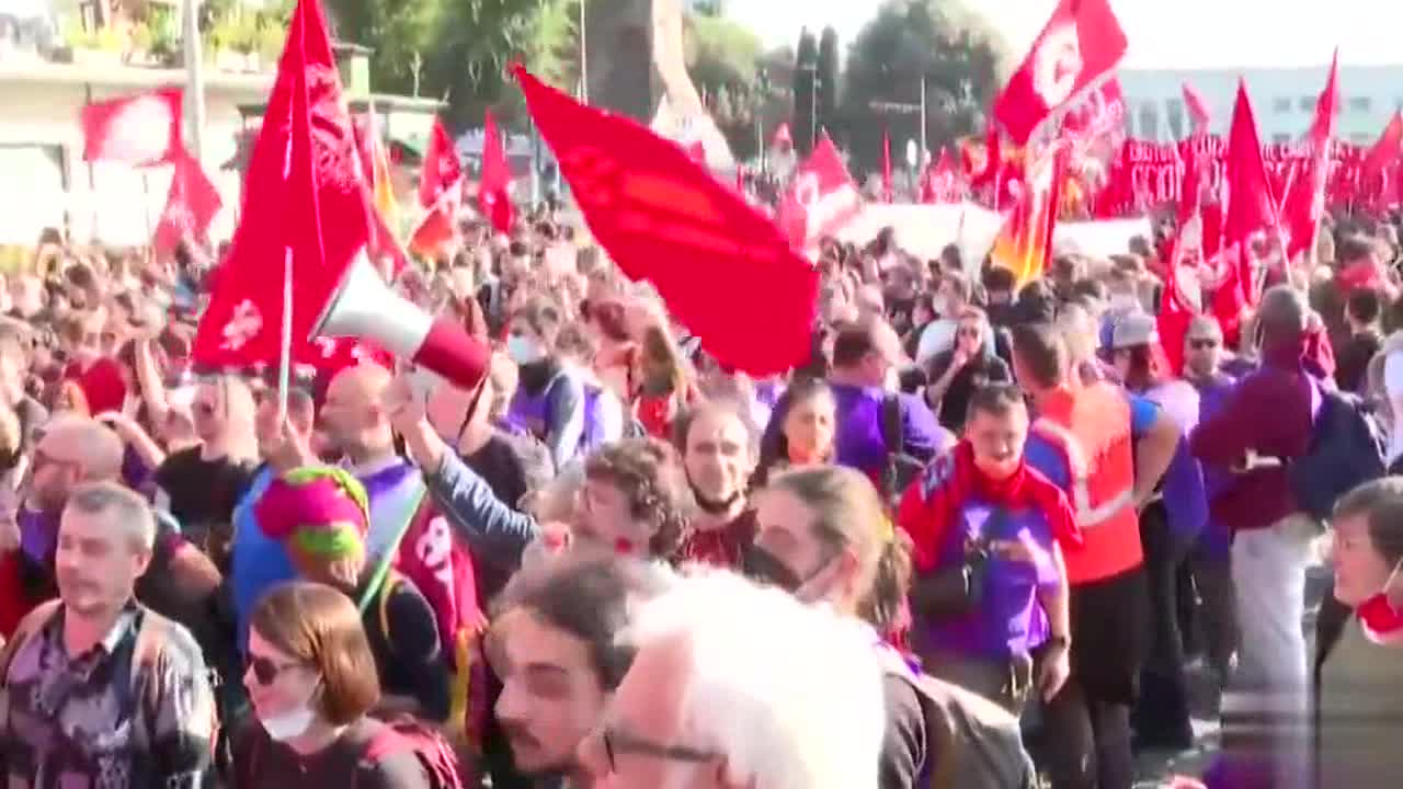 Thousands protest in Rome as G20 leaders review economic policies