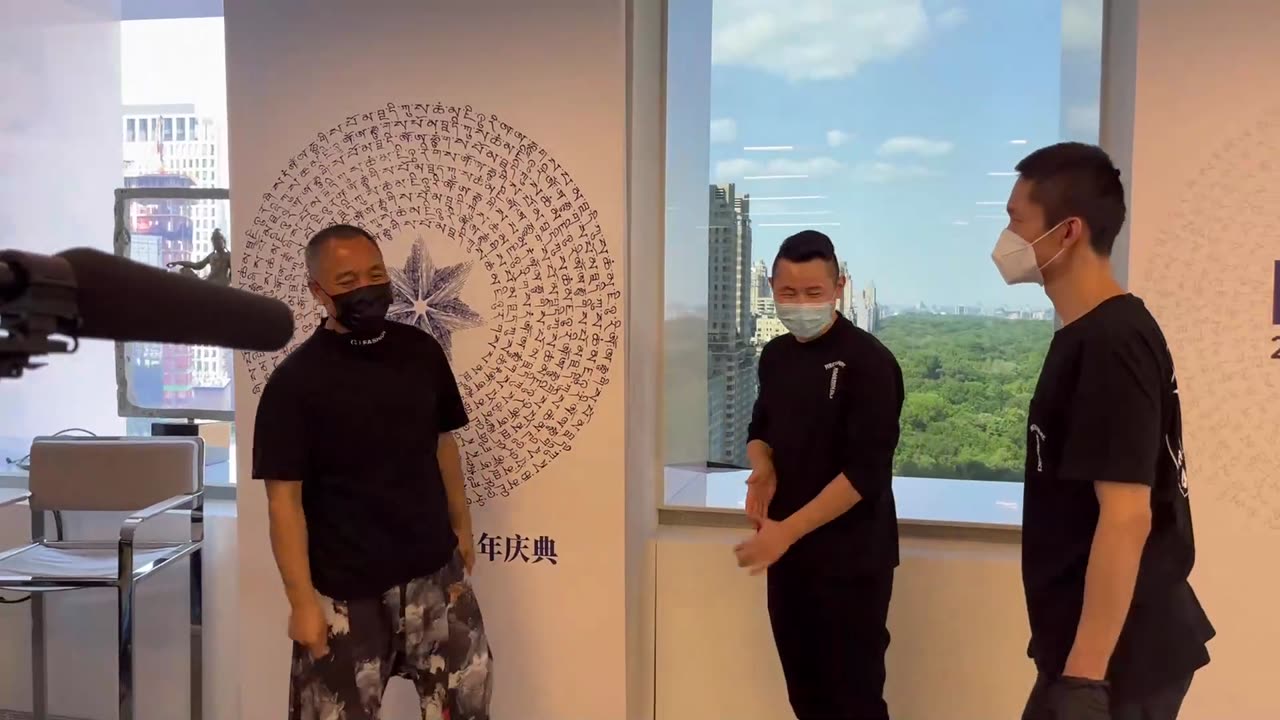20220530文贵先生视频³：和现场战友们一起做背景墙