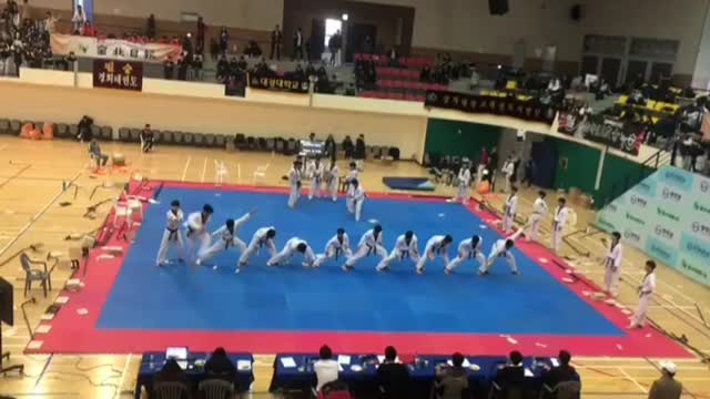 Tornado kick 10 times at taekwondo compitition