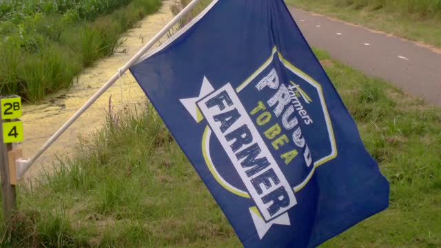 Boerenprotest 2022. Vlag 'proud to be a farmer'