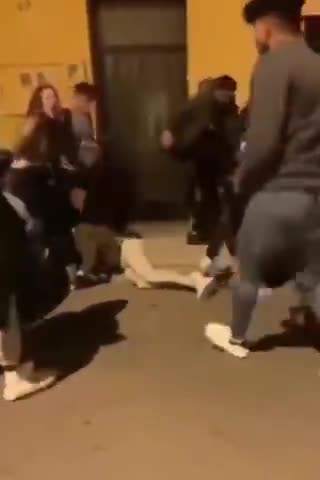Moroccan Migrant Invaders in Spain attack a girl with her boyfriend