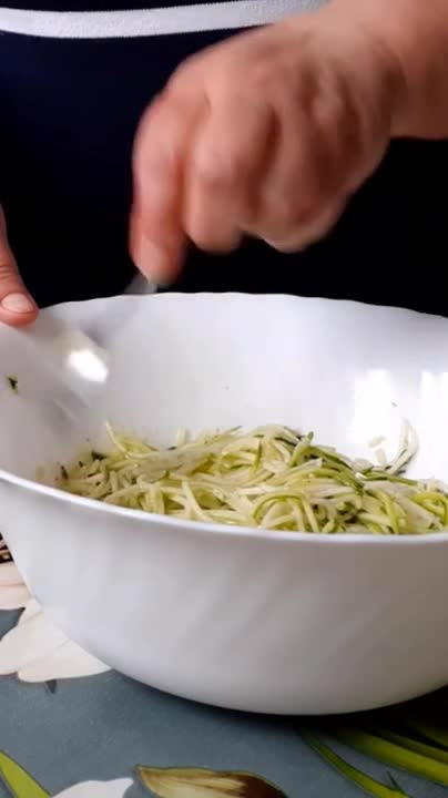 If you have zucchini, you have to make this recipe! I had never eaten so rich!