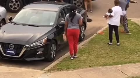 Cop single handedly stops a parking lot brawl