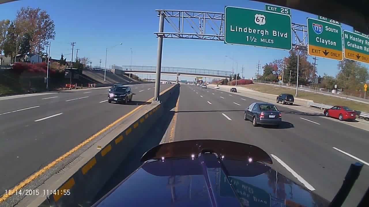 Why Truckers Should Have a Dash Cam!