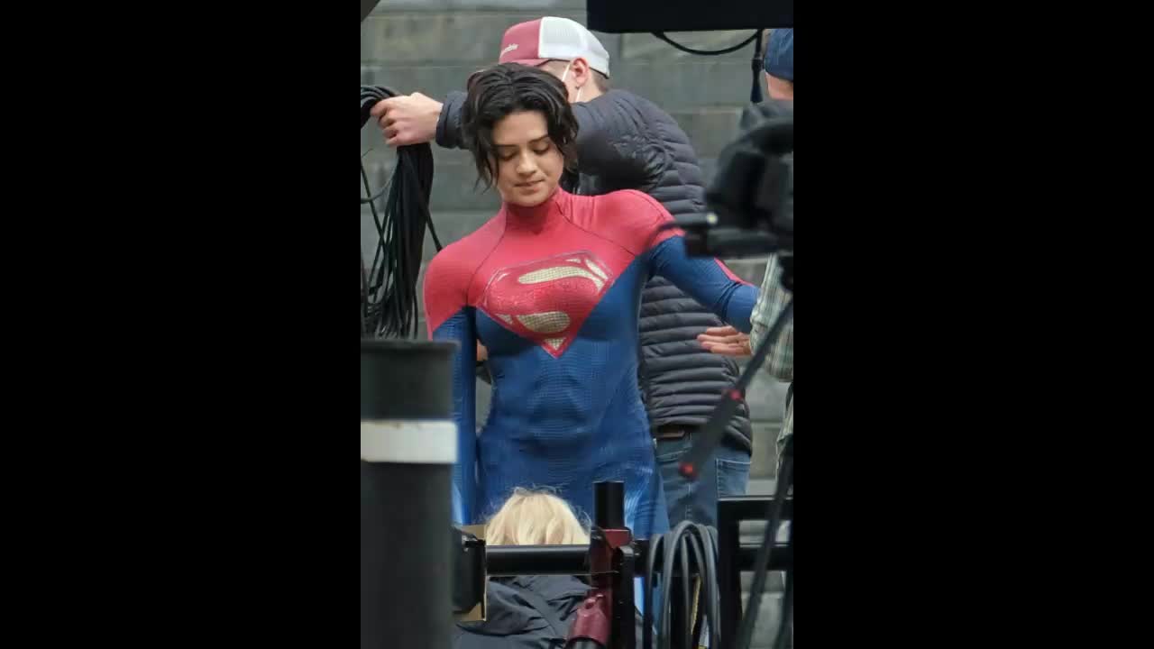 The new Super girl suit is disrespectful to the character and idea of super heros