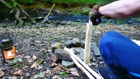 Cut a little branch with a simple tool