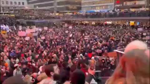 Manifestación masiva en Suecia contra la opresión