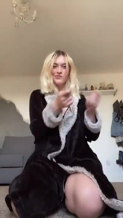 sexy girl tik tok, sexy tik toks, sexy tiktok, tik tok boom boom challenge, sexy women