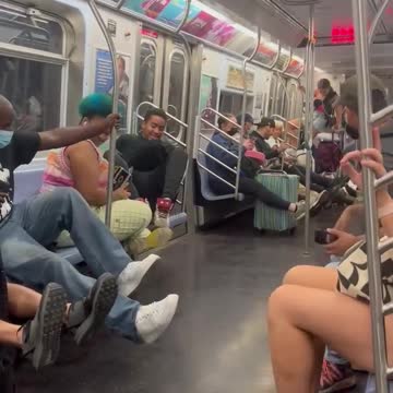 Meanwhile in NYC 🐀🐀😅🐀